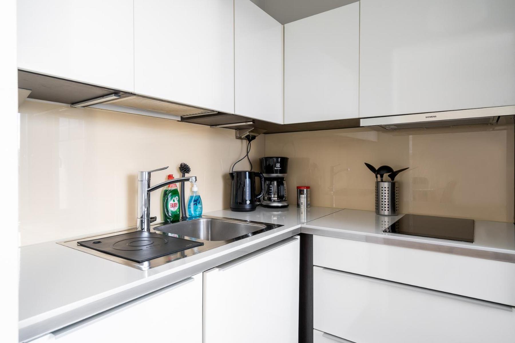 Sea View Studio, Tram Nearby, Netflix, Kamppi Apartment