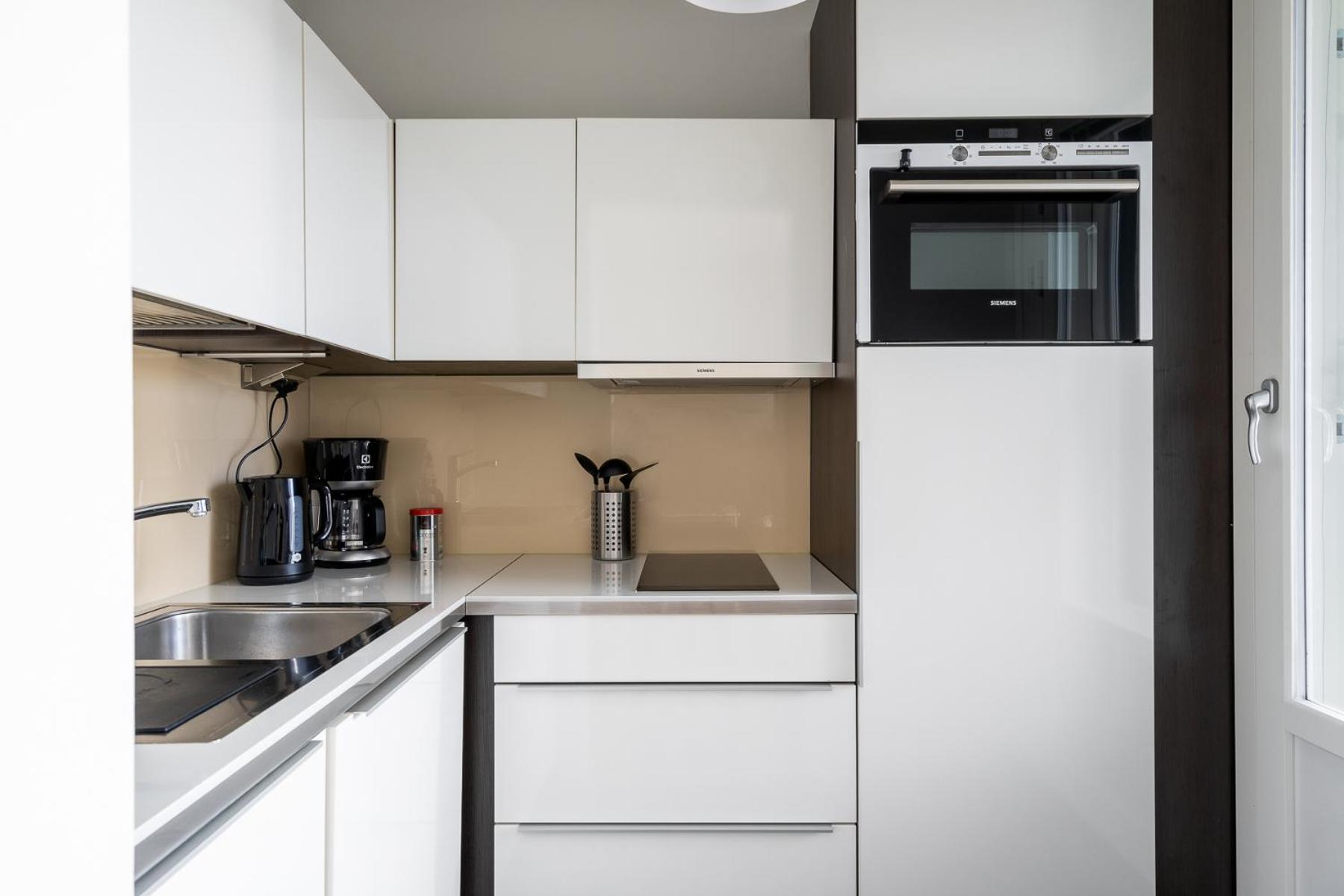 Sea View Studio, Tram Nearby, Netflix, Kamppi Apartment